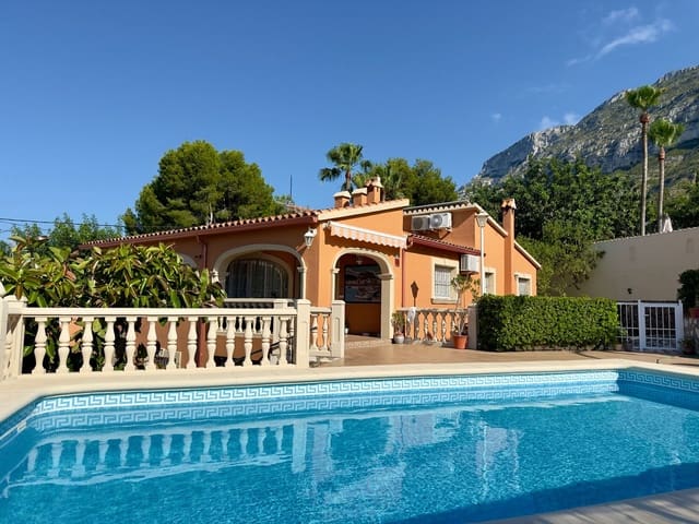 5 bedroom Villa for sale in El Montgó, Dénia with pool garage - € 870,000 (Ref: 10017034)