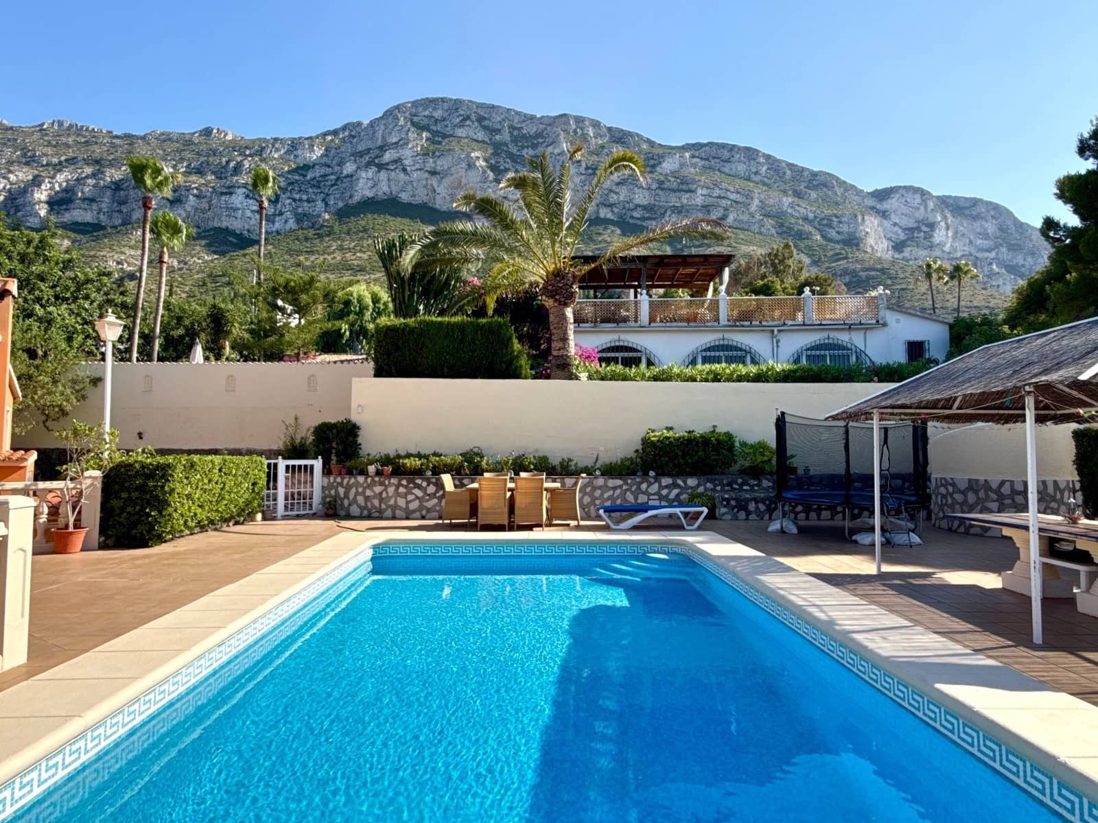 5 bedroom Villa for sale in Denia with pool garage - € 870,000 (Ref: 10017034)
