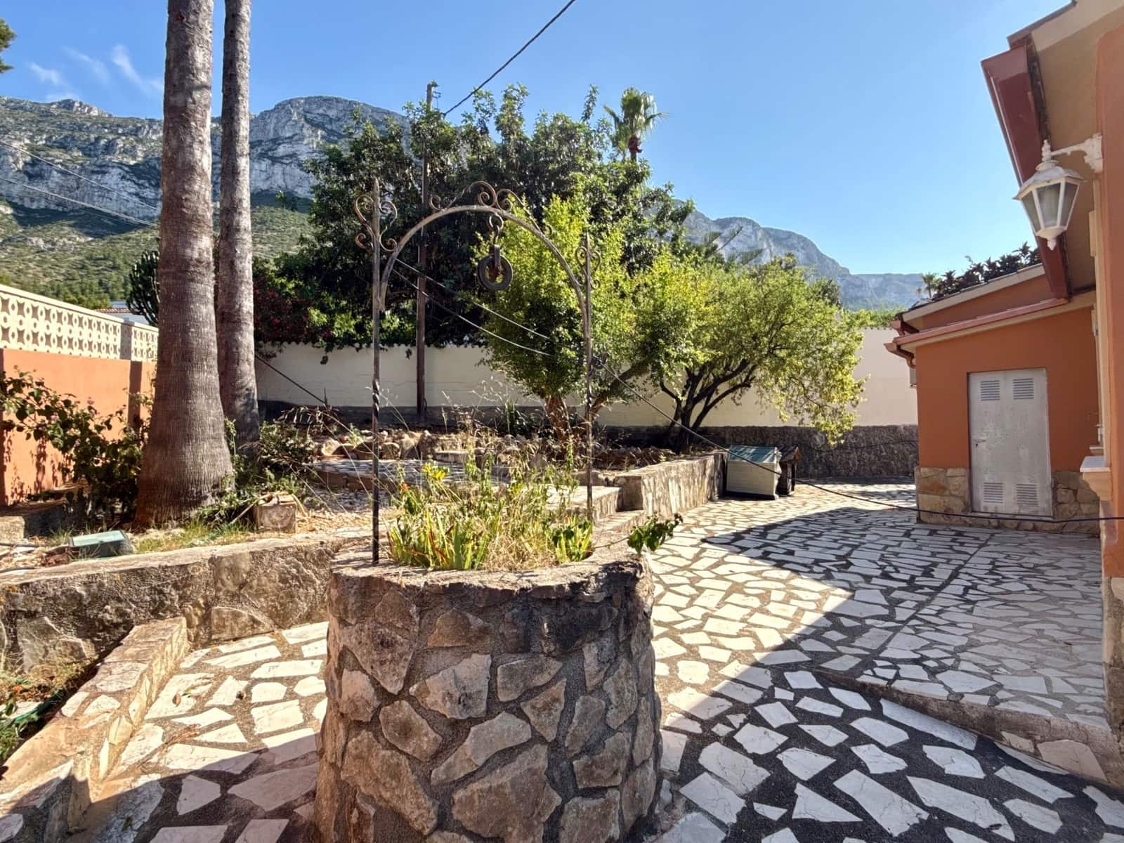 5 bedroom Villa for sale in Denia with pool garage - € 870,000 (Ref: 10017034)