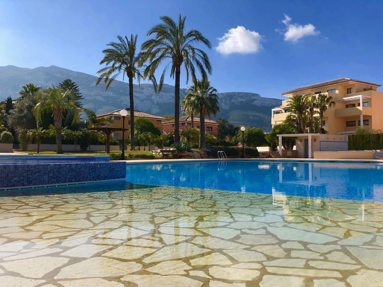 3 Zimmer Apartment zu verkaufen in Denia mit Pool Garage - 590.000 € (Ref: 10057958)