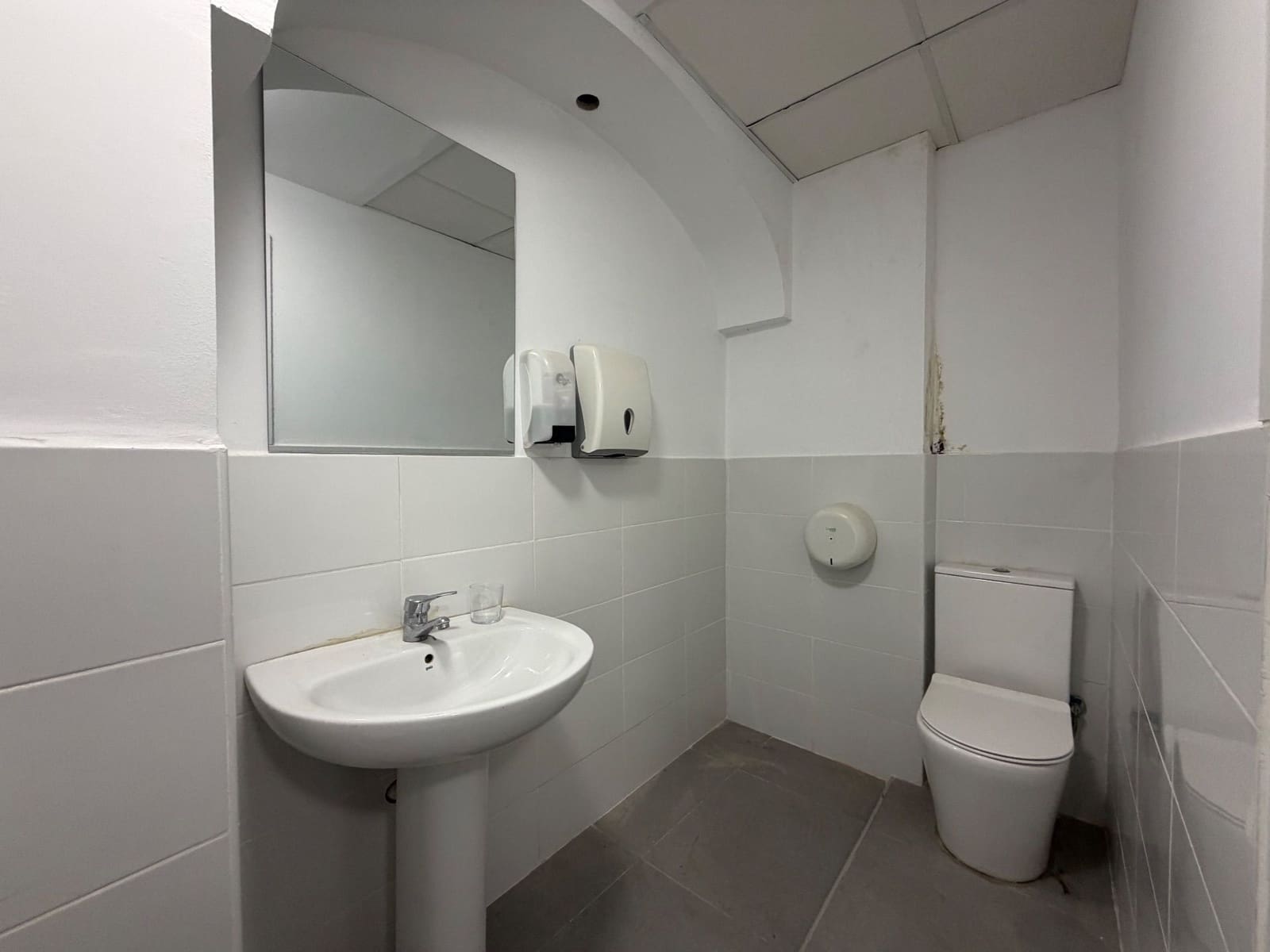 Kommersiell att hyra i Denia - 4 000 € (Ref: 10094169)