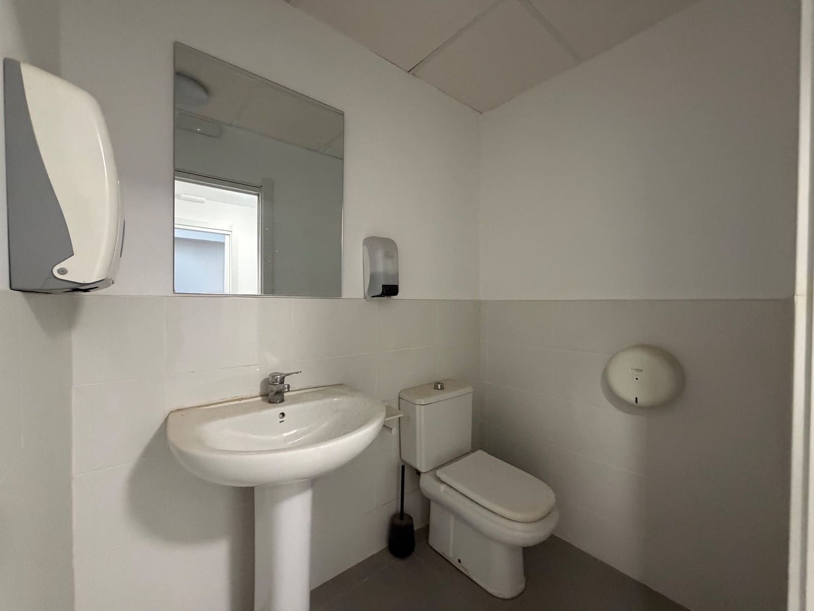 Kommersiell att hyra i Denia - 4 000 € (Ref: 10094169)