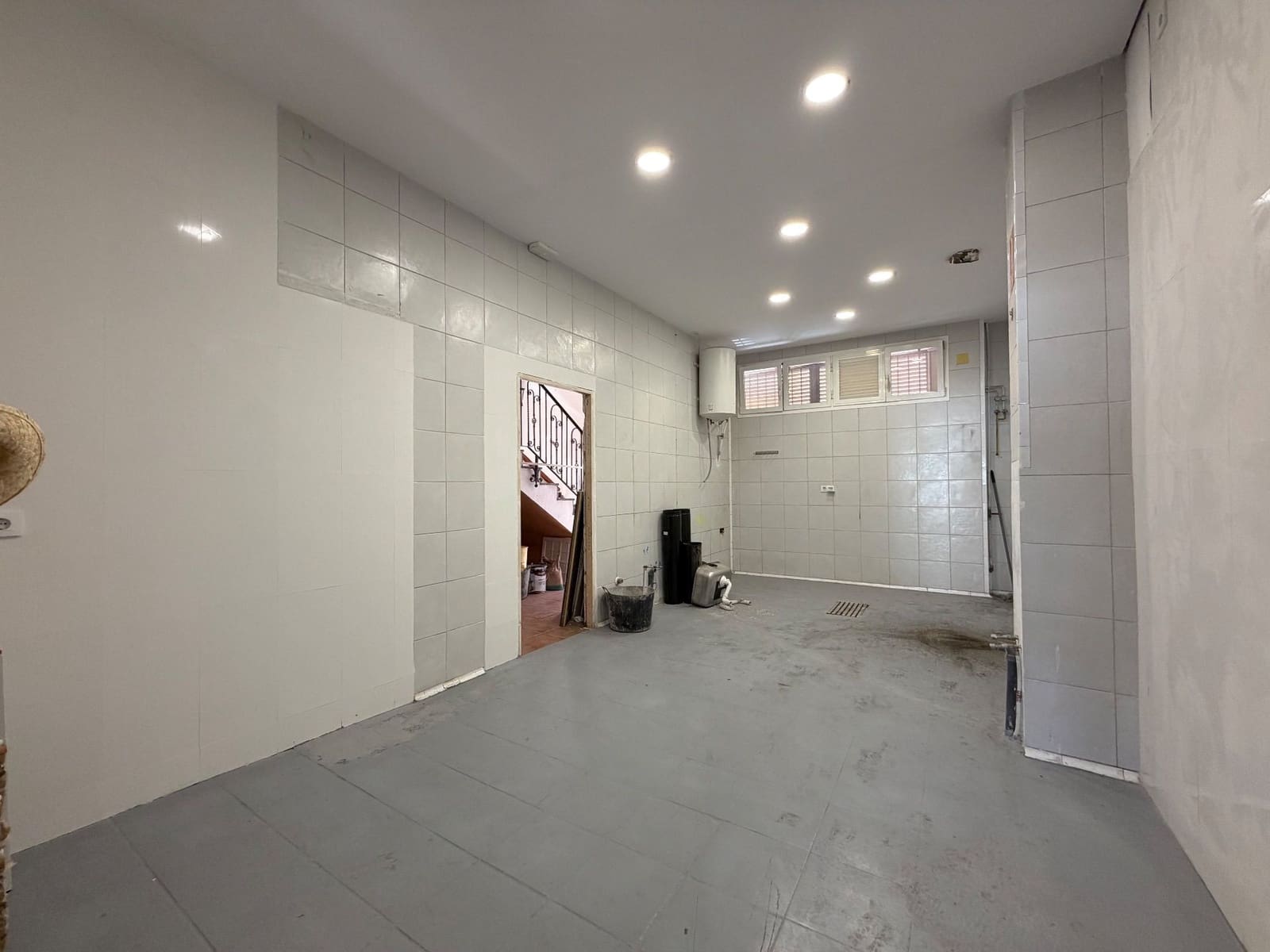 Kommersiell att hyra i Denia - 4 000 € (Ref: 10094169)