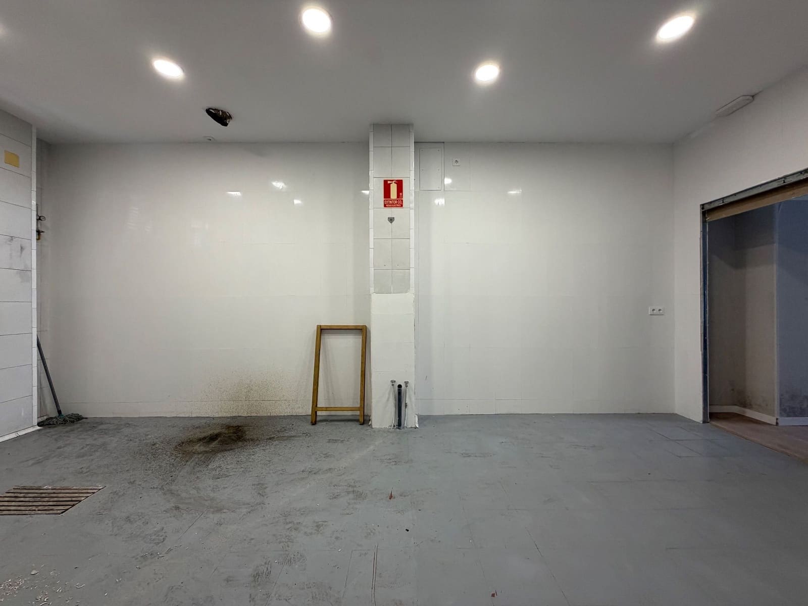 Kommersiell att hyra i Denia - 4 000 € (Ref: 10094169)