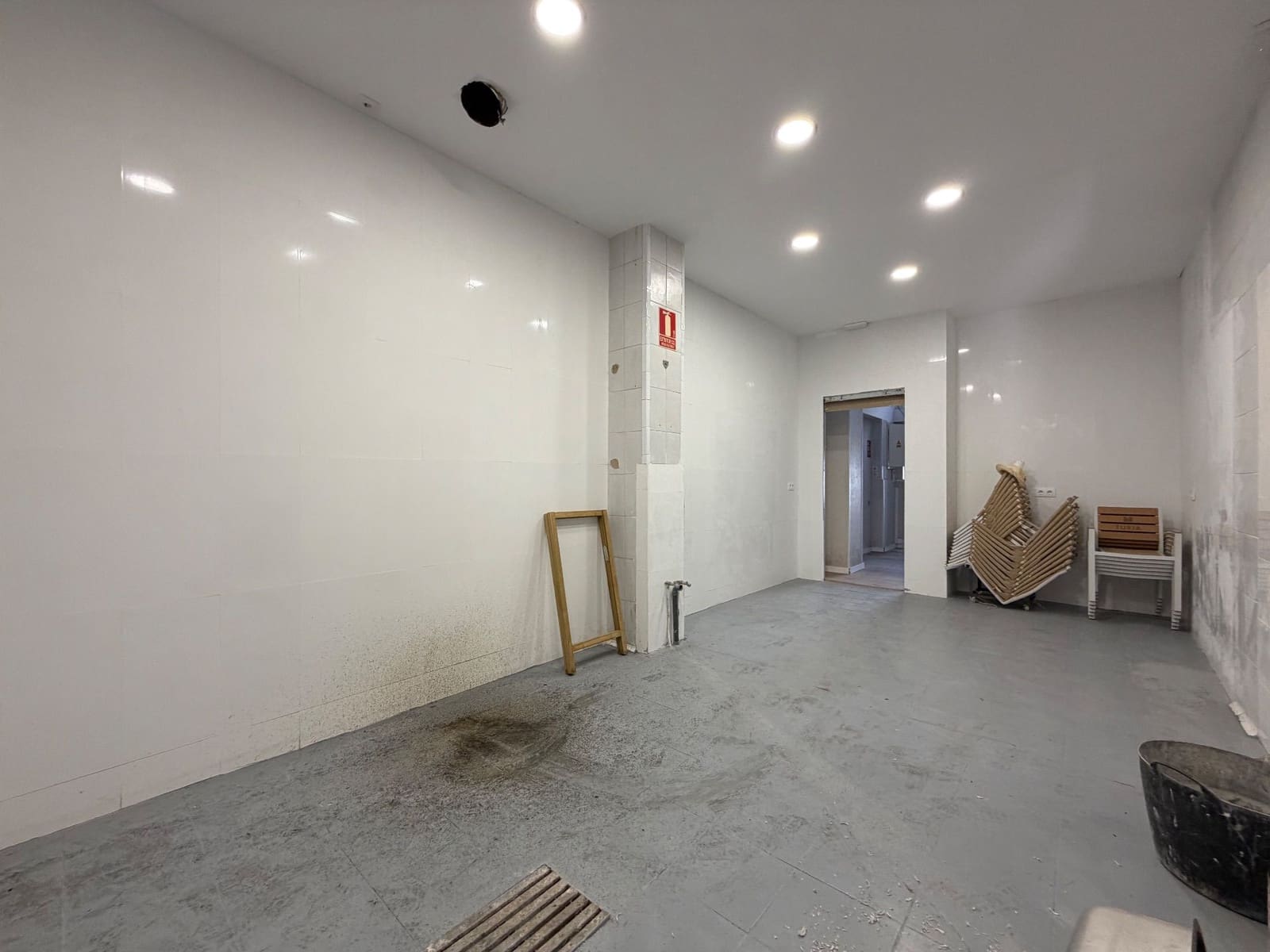 Kommersiell att hyra i Denia - 4 000 € (Ref: 10094169)
