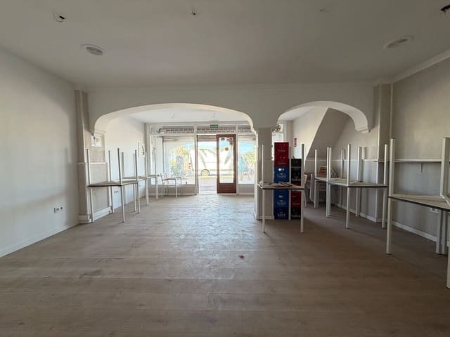 Commercieel te huur in El Puerto, Dénia - € 4.000 (Ref: 10094169)