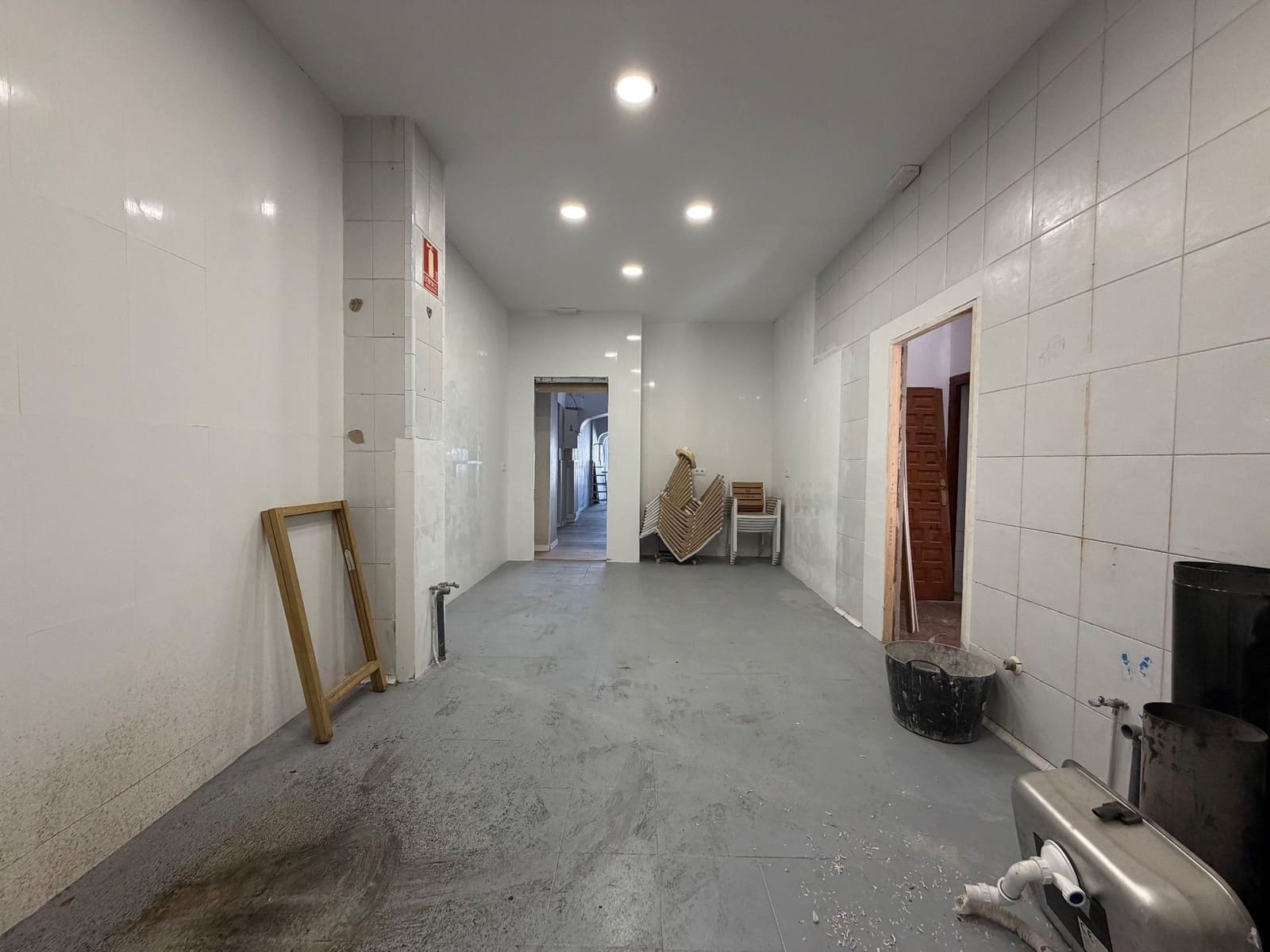 Kommersiell att hyra i Denia - 4 000 € (Ref: 10094169)