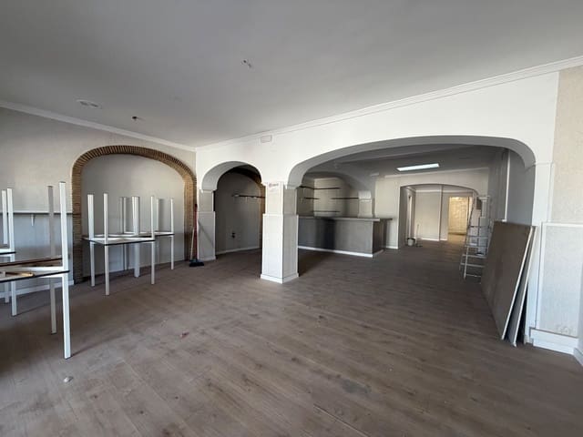 Commercieel te huur in El Puerto, Dénia - € 4.000 (Ref: 10094169)