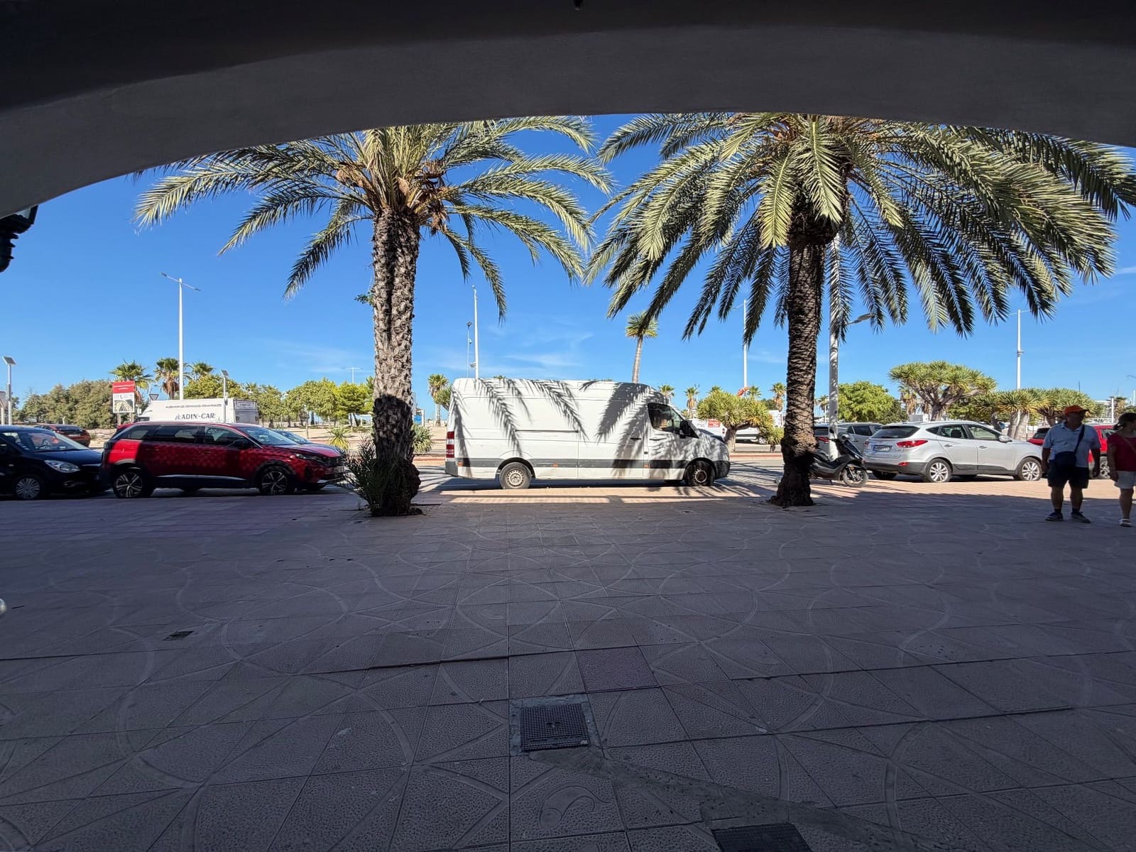 Kommersiell att hyra i Denia - 4 000 € (Ref: 10094169)