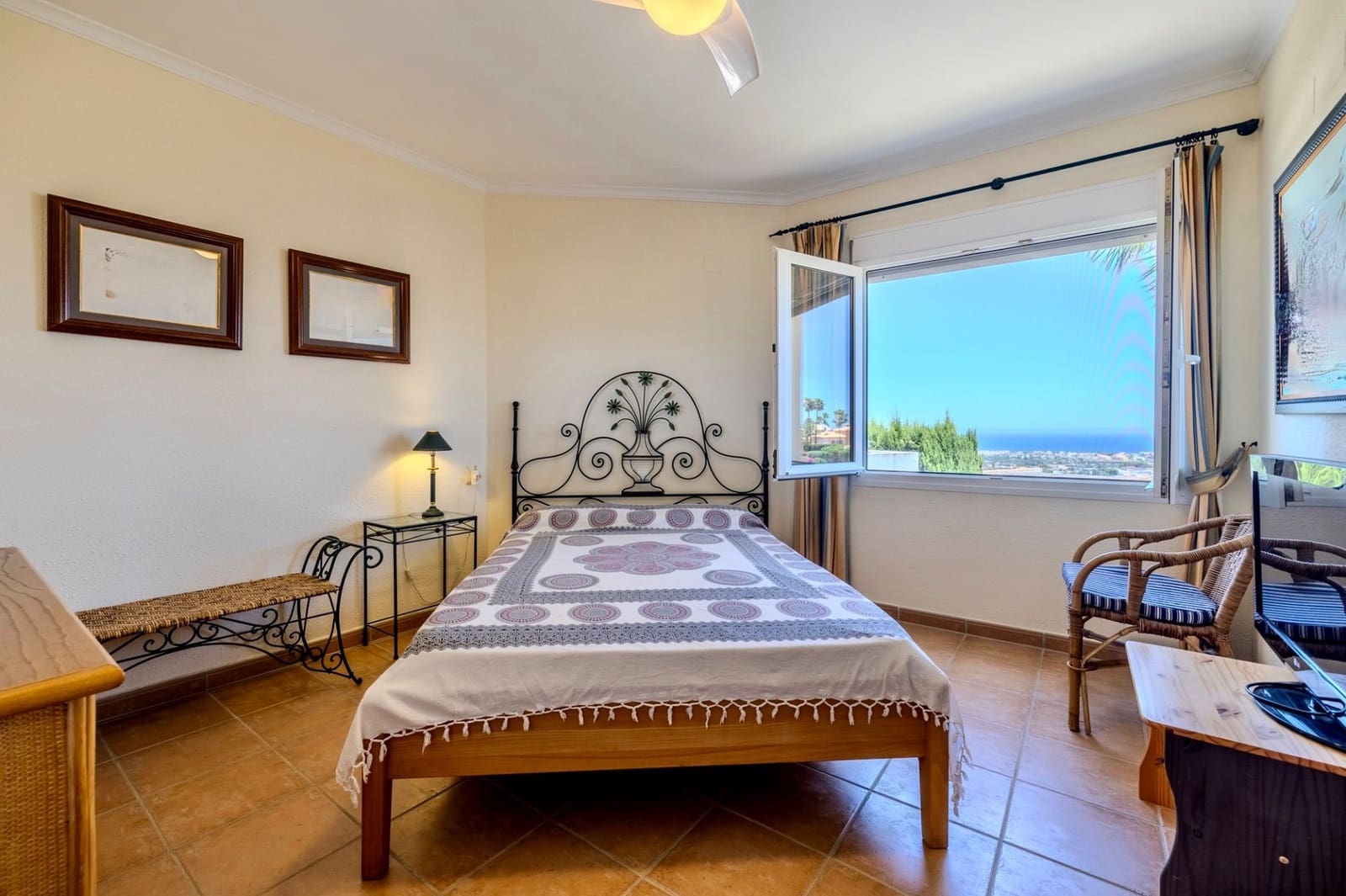 4 sypialnia Willa na sprzedaż w Denia z basenem garażem - 595 000 € (Ref: 10097507)