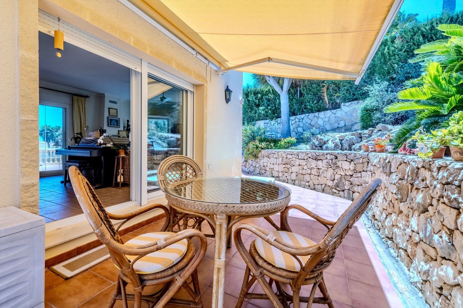 4 sypialnia Willa na sprzedaż w Denia z basenem garażem - 595 000 € (Ref: 10097507)