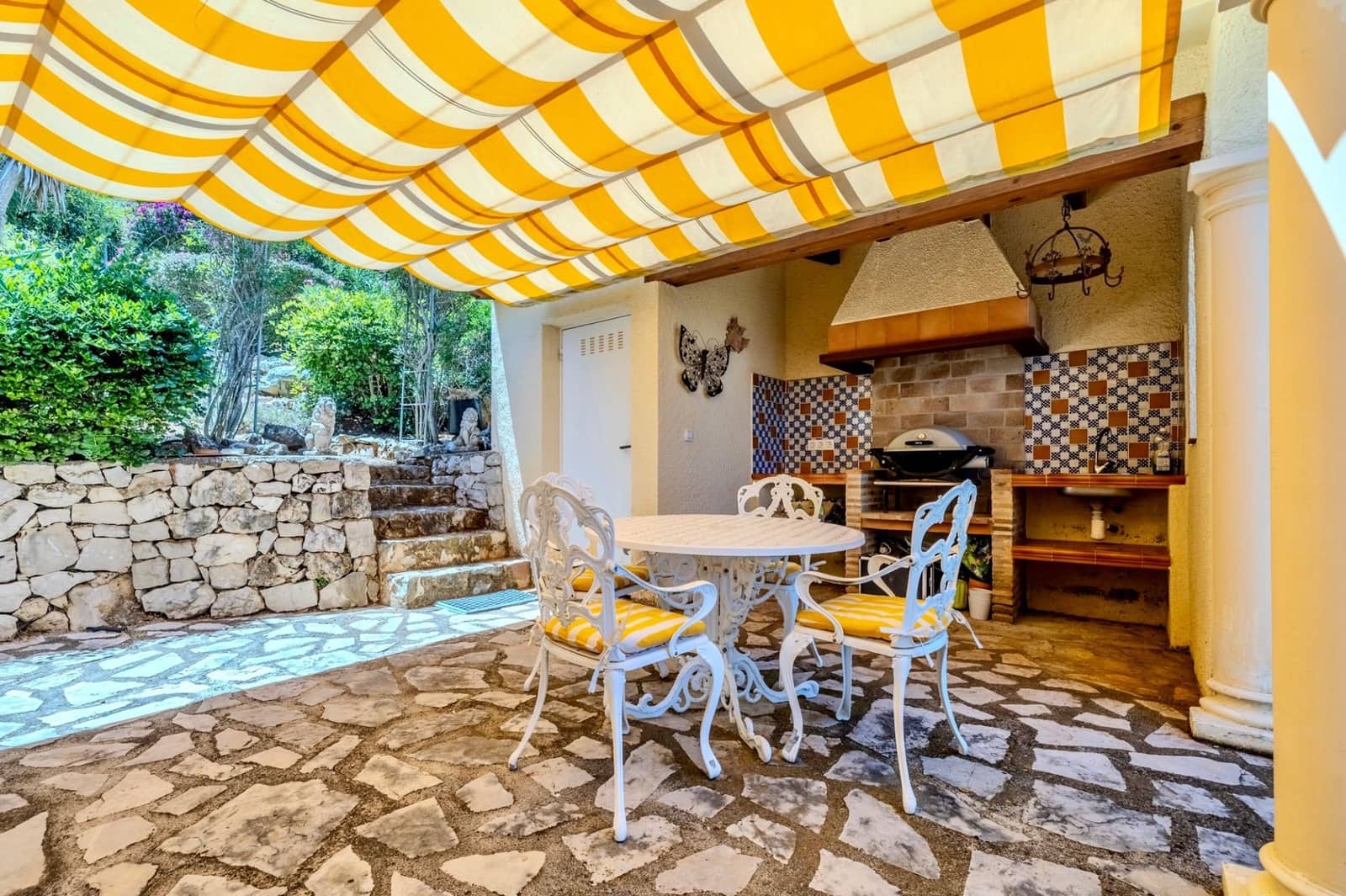 4 sypialnia Willa na sprzedaż w Denia z basenem garażem - 595 000 € (Ref: 10097507)