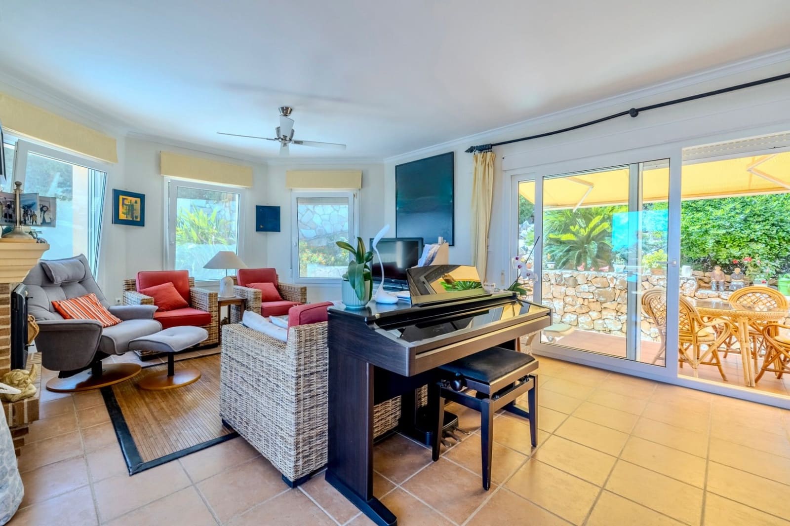 4 sypialnia Willa na sprzedaż w Denia z basenem garażem - 595 000 € (Ref: 10097507)