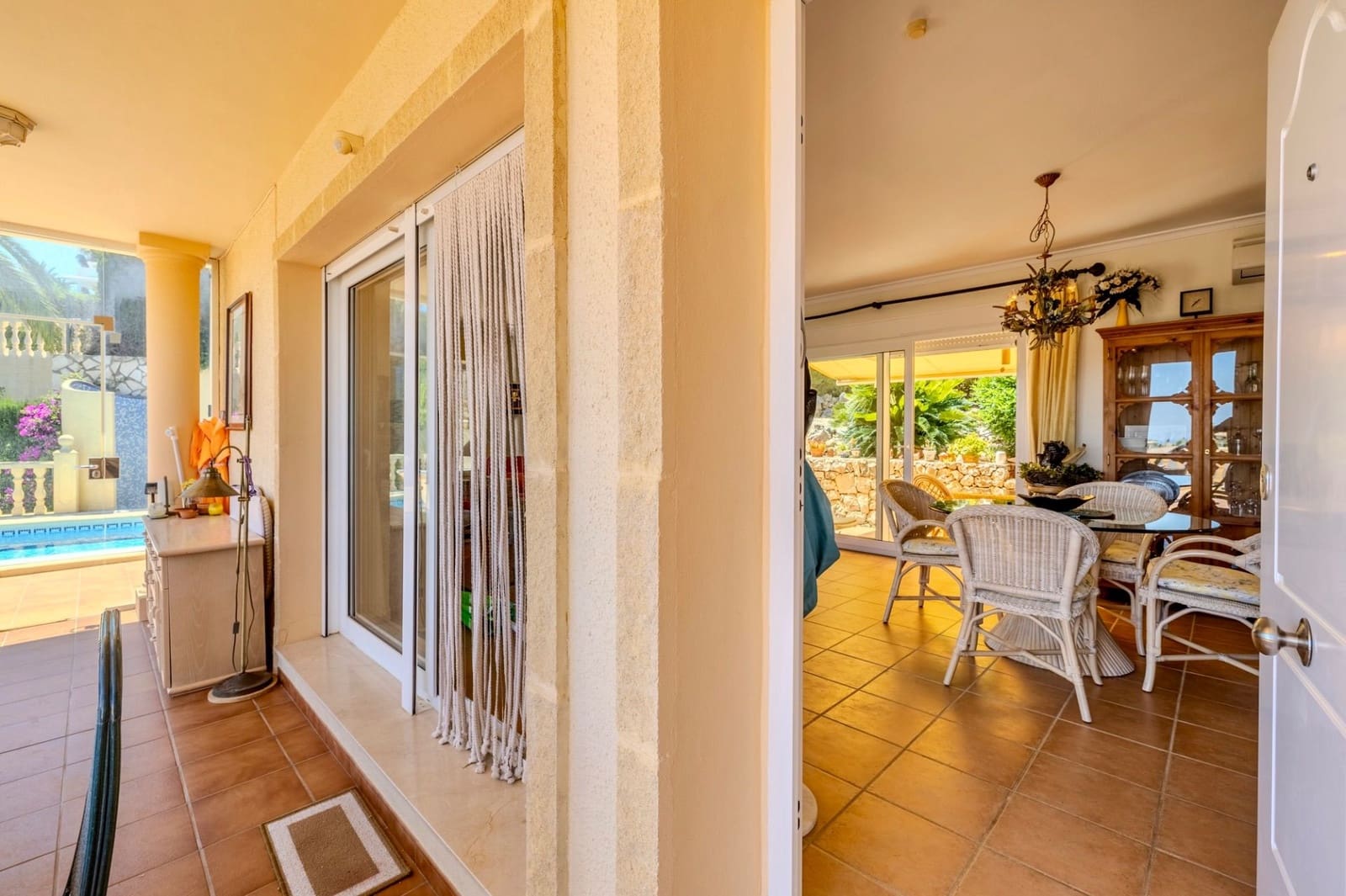 4 sypialnia Willa na sprzedaż w Denia z basenem garażem - 595 000 € (Ref: 10097507)
