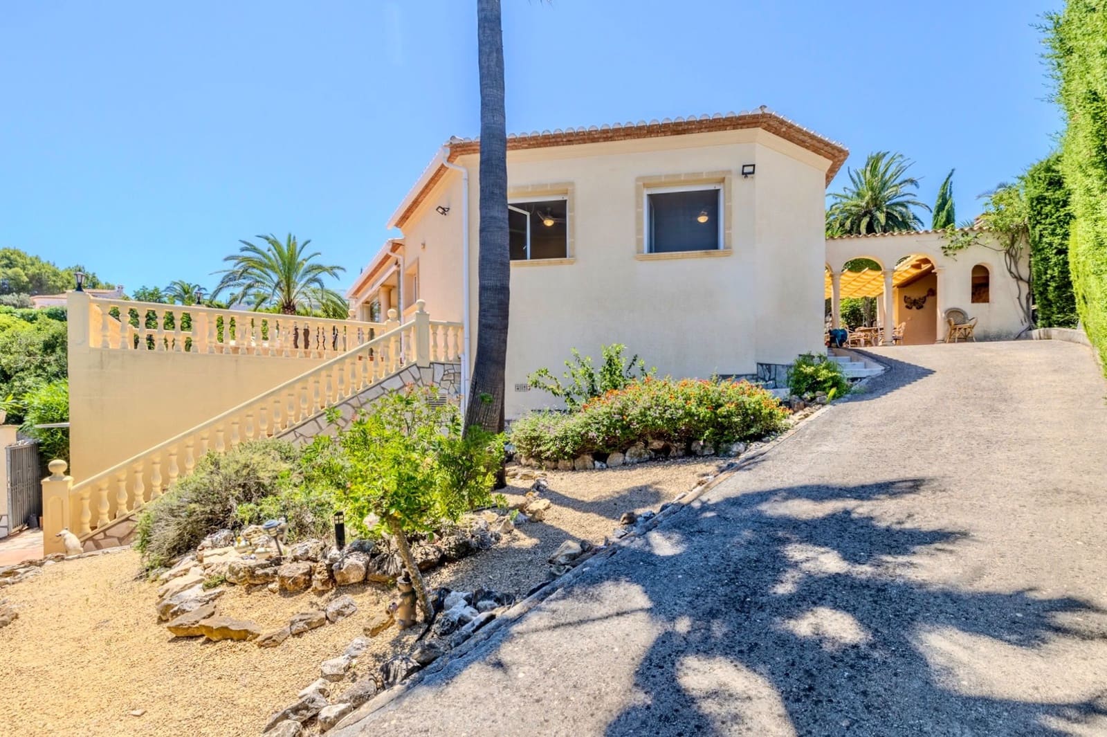 4 sypialnia Willa na sprzedaż w Denia z basenem garażem - 595 000 € (Ref: 10097507)