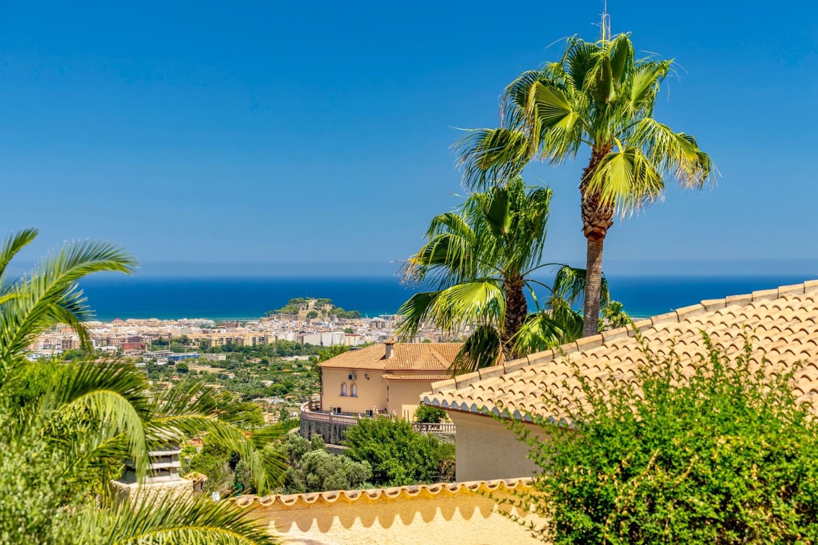4 sypialnia Willa na sprzedaż w Denia z basenem garażem - 595 000 € (Ref: 10097507)