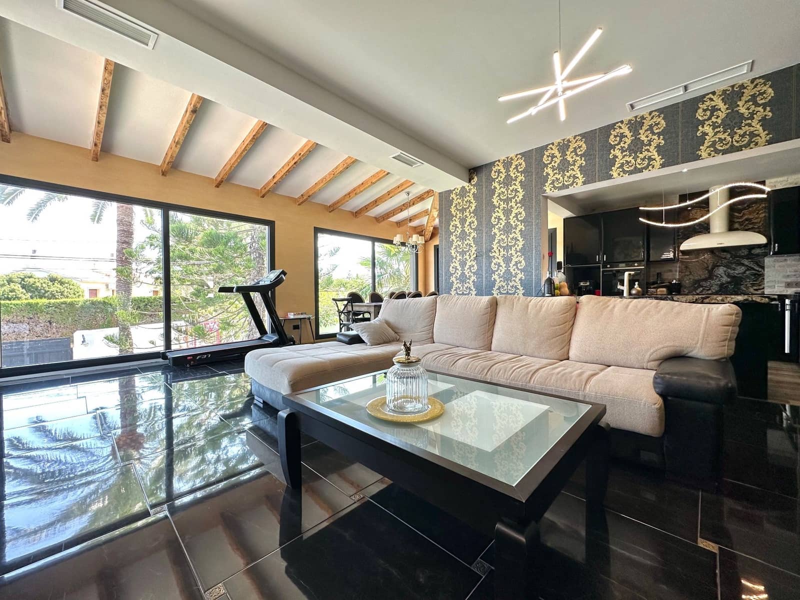 6 soveværelse Villa til salg i Denia med swimmingpool garage - € 895.000 (Ref: 10173159)