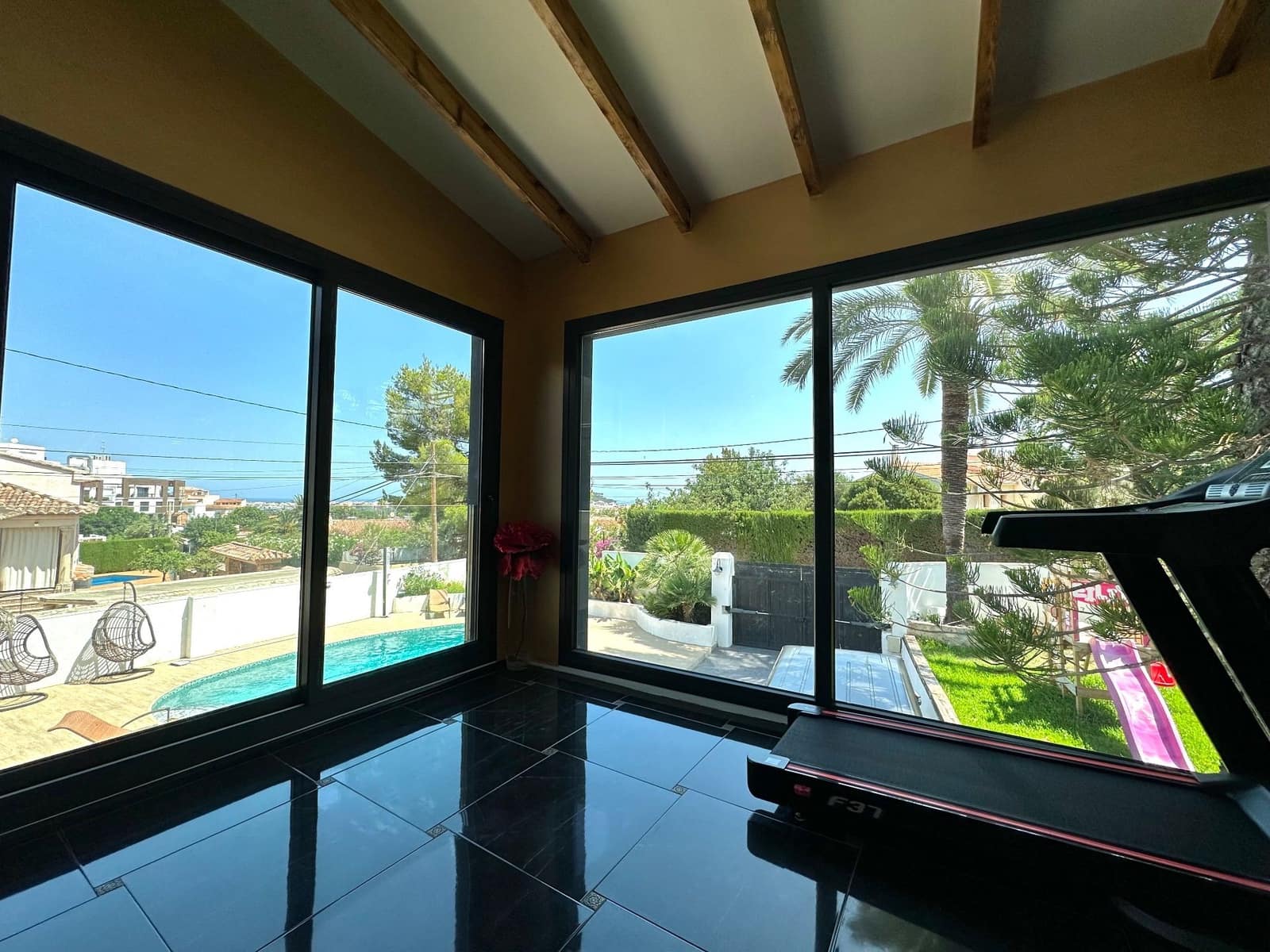 6 soveværelse Villa til salg i Denia med swimmingpool garage - € 895.000 (Ref: 10173159)