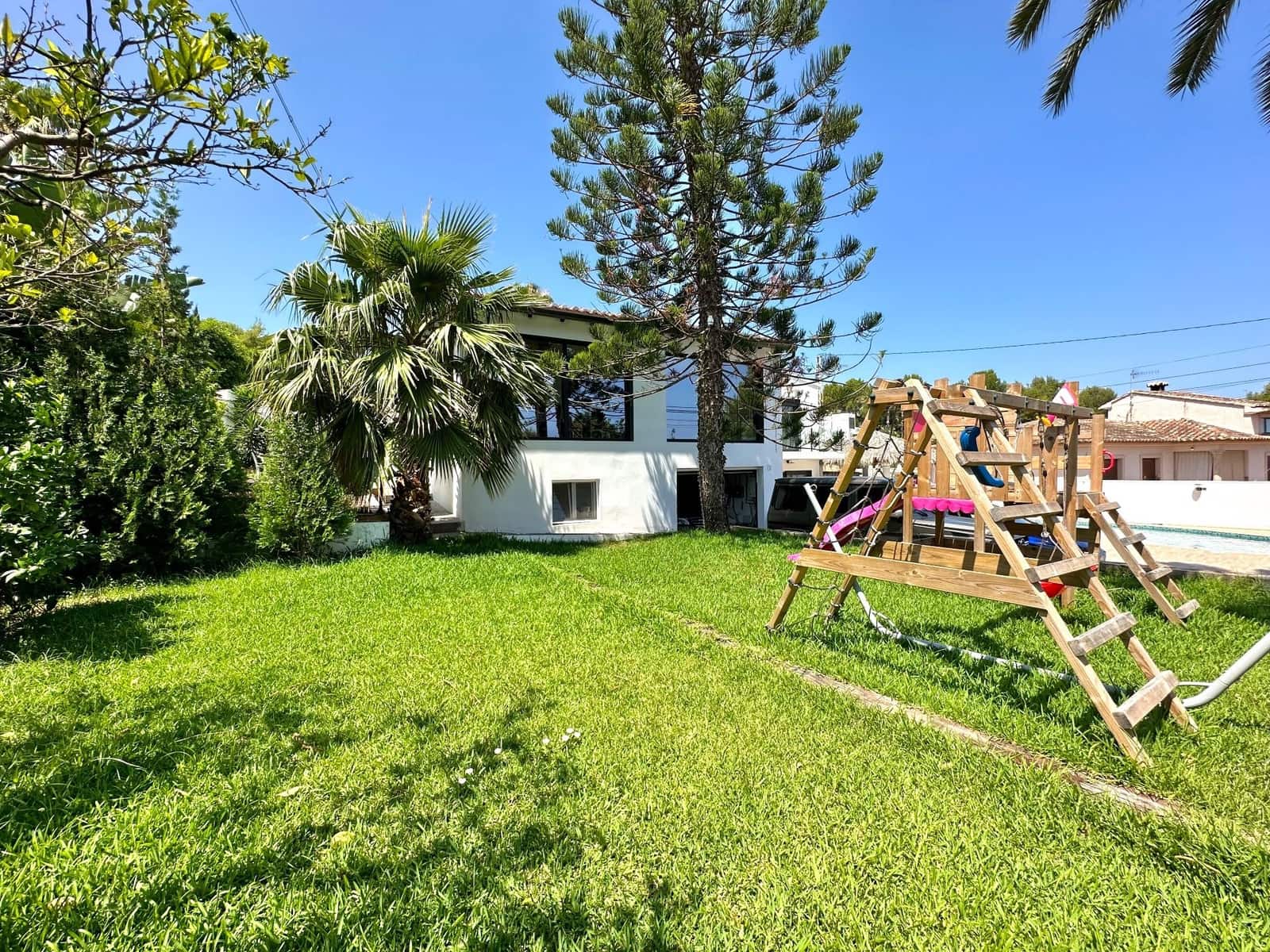 6 soveværelse Villa til salg i Denia med swimmingpool garage - € 895.000 (Ref: 10173159)