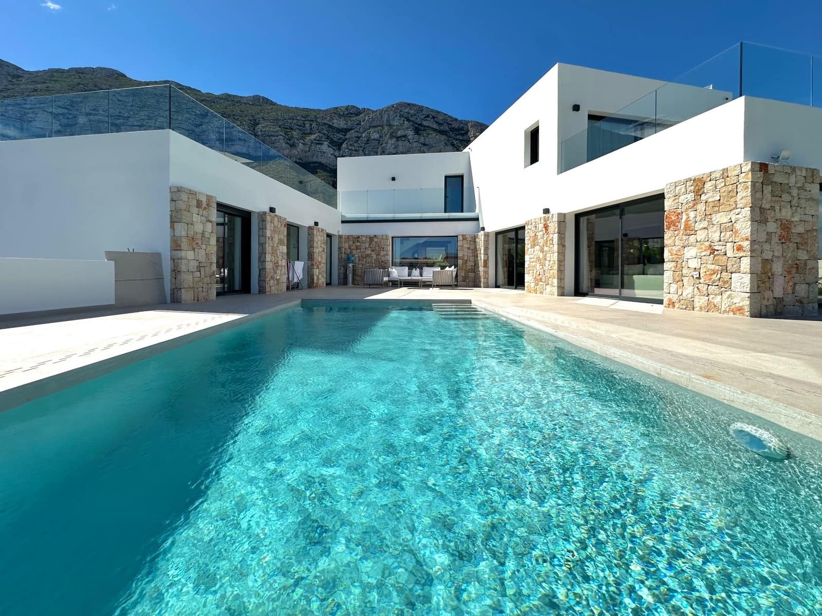 4 camera da letto Villa in vendita in Denia con piscina garage - 1.795.000 € (Rif: 8550522)