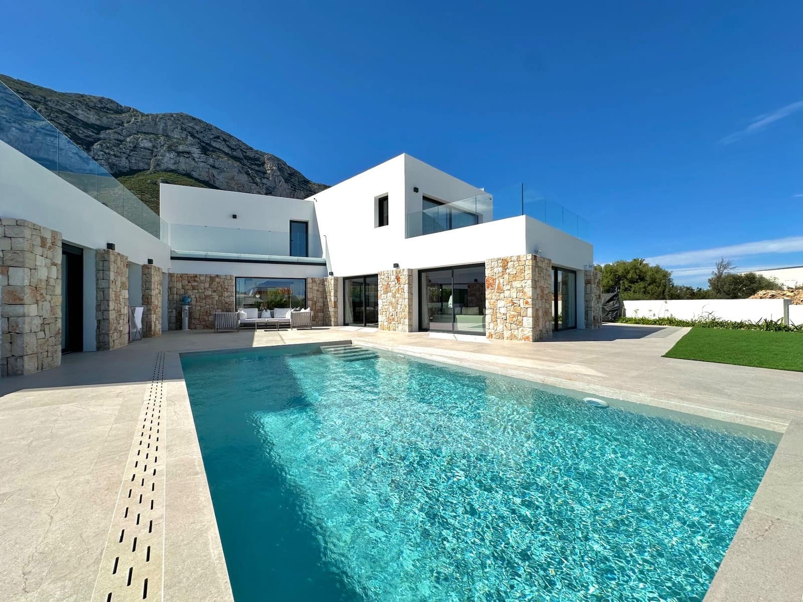 4 camera da letto Villa in vendita in Denia con piscina garage - 1.795.000 € (Rif: 8550522)