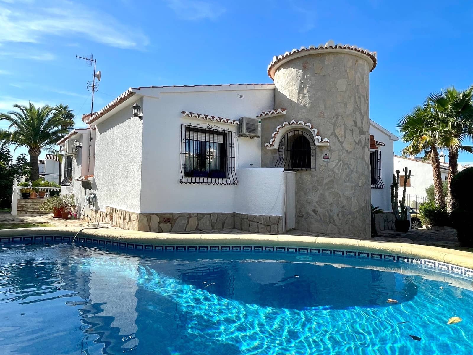 2 chambre Villa/Maison à vendre à Denia avec piscine garage - 650 000 € (Ref: 8559382)