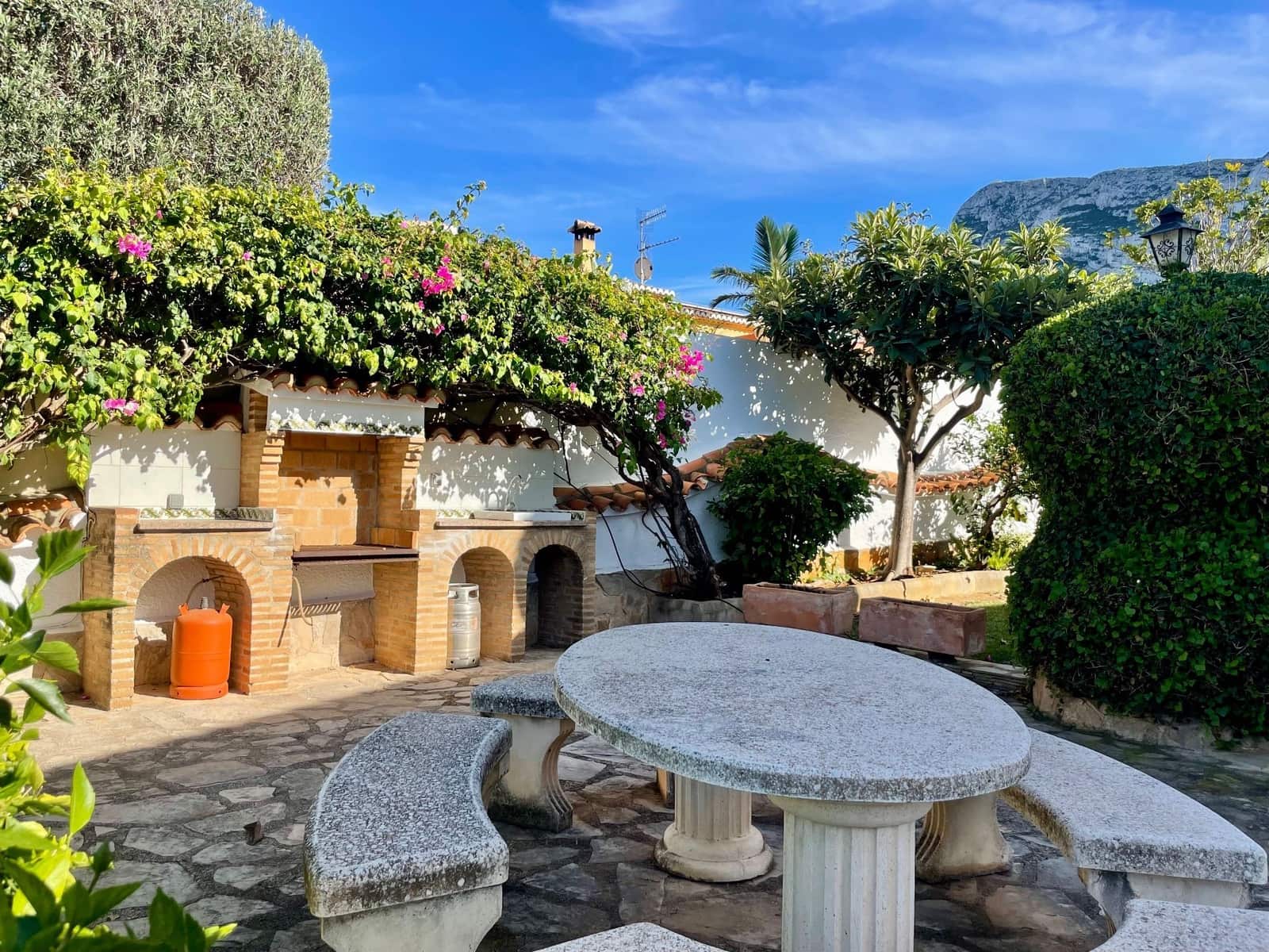 2 chambre Villa/Maison à vendre à Denia avec piscine garage - 650 000 € (Ref: 8559382)