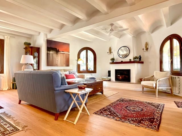 2 chambre Villa/Maison à vendre à El Montgó, Dénia avec piscine garage - 650 000 € (Ref: 8559382)