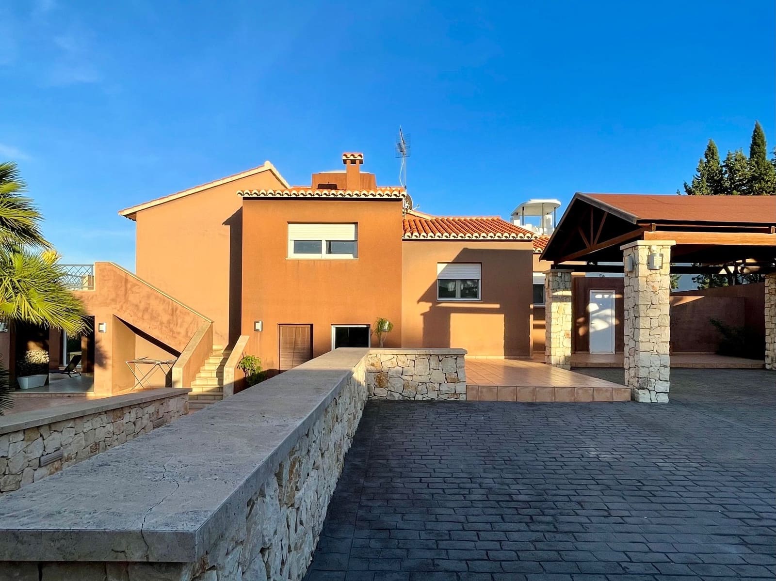 4 chambre Villa/Maison à vendre à Denia avec piscine garage - 1 200 000 € (Ref: 8703551)