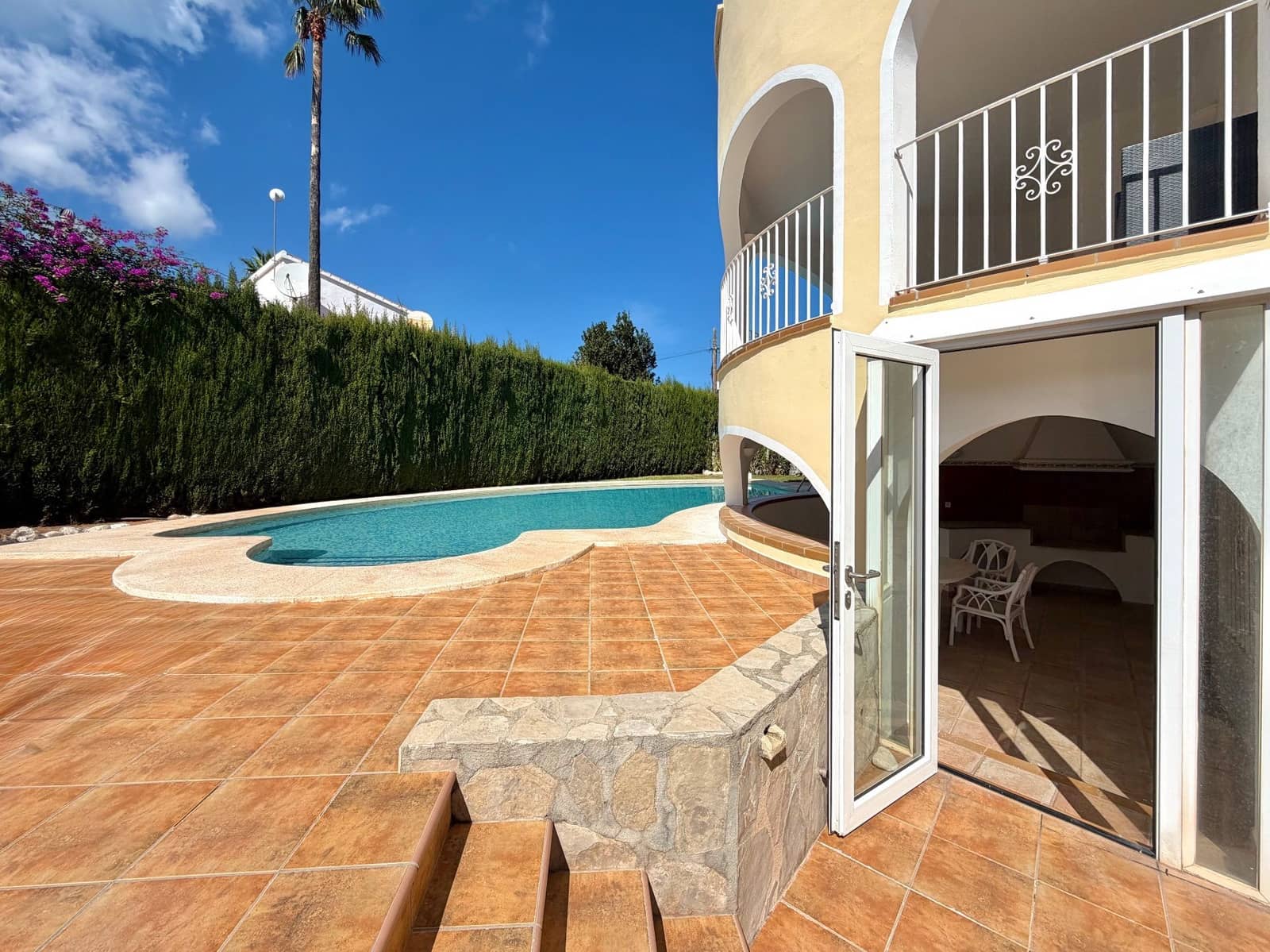 6 bedroom Villa for sale in Denia with pool garage - € 695,000 (Ref: 9010427)