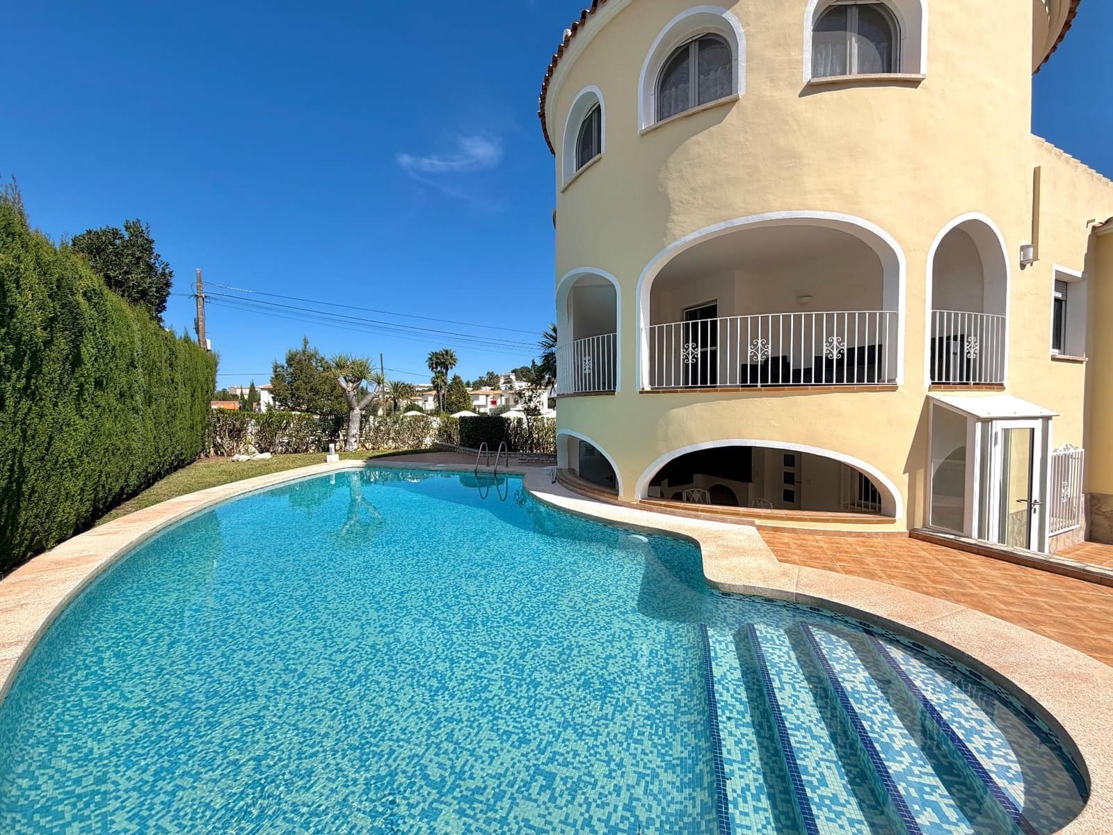 6 bedroom Villa for sale in Denia with pool garage - € 695,000 (Ref: 9010427)