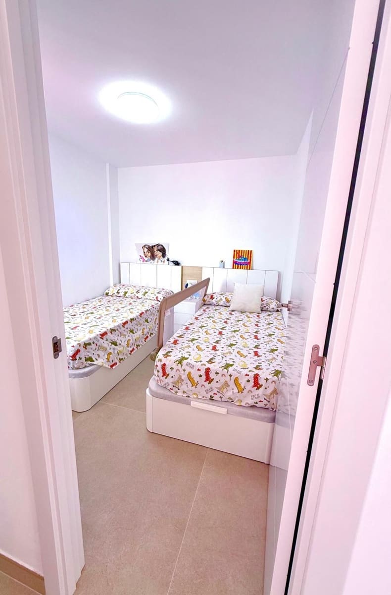 3 bedroom Apartment for sale in Oliva with pool garage - € 330,000 (Ref: 9489903)