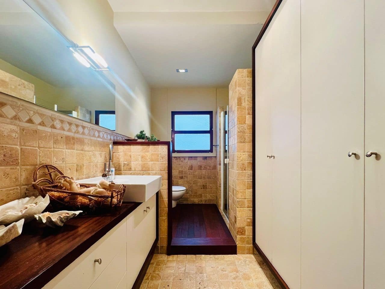 6 bedroom Flat for sale in Beniarbeig - € 199,999 (Ref: 9489913)