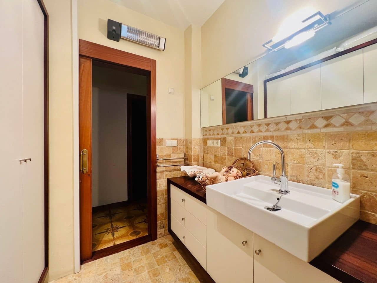 6 bedroom Flat for sale in Beniarbeig - € 199,999 (Ref: 9489913)