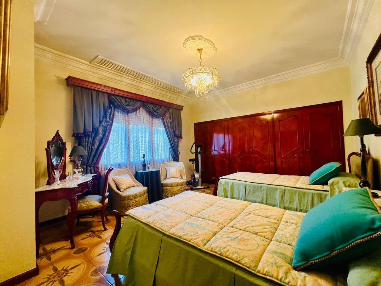 6 bedroom Flat for sale in Beniarbeig - € 199,999 (Ref: 9489913)