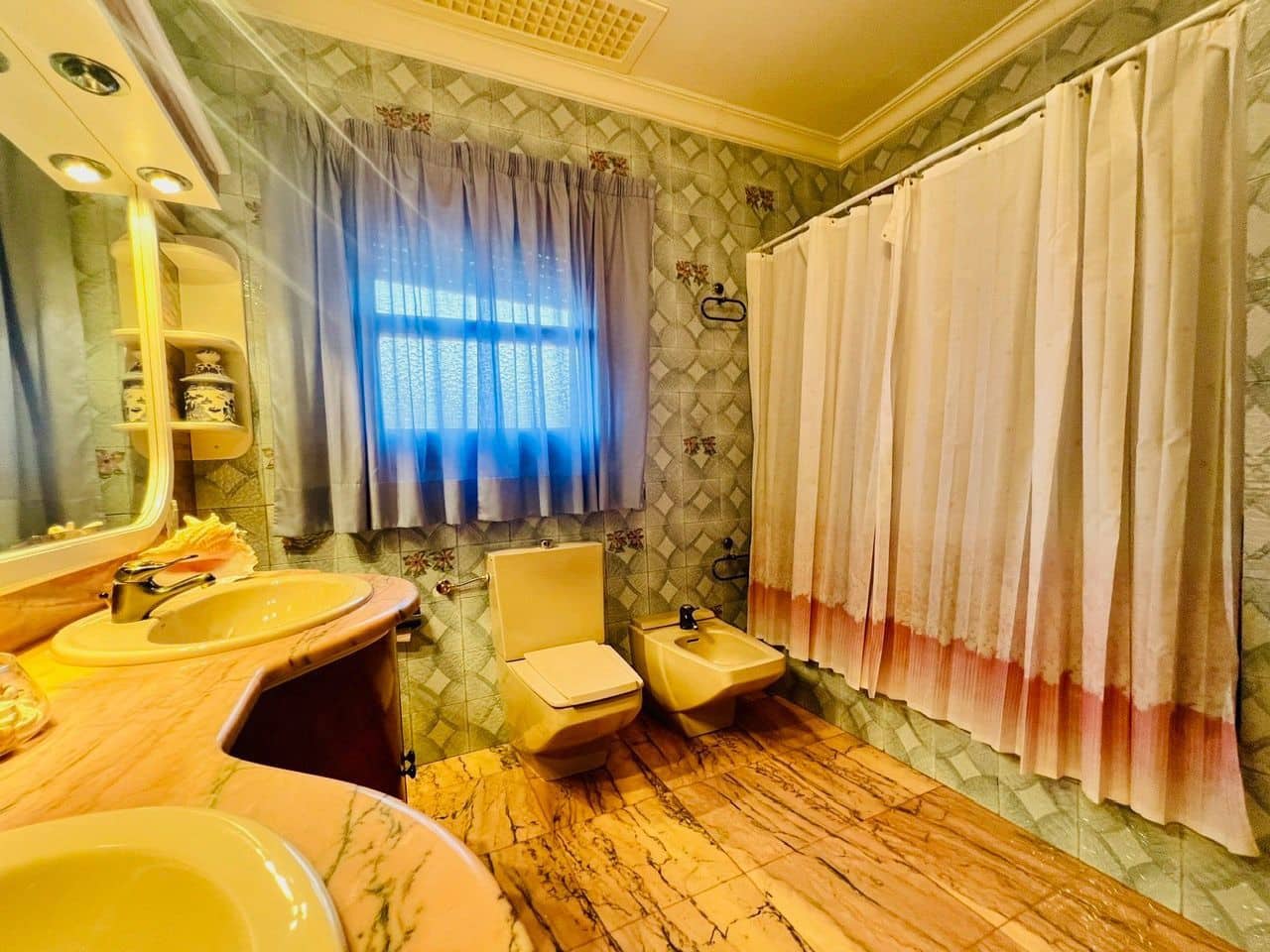 6 bedroom Flat for sale in Beniarbeig - € 199,999 (Ref: 9489913)