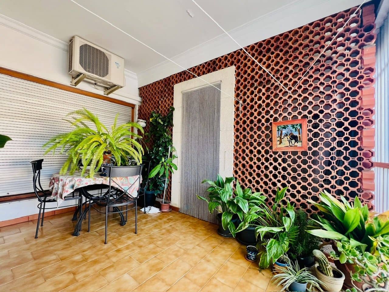 6 bedroom Flat for sale in Beniarbeig - € 199,999 (Ref: 9489913)