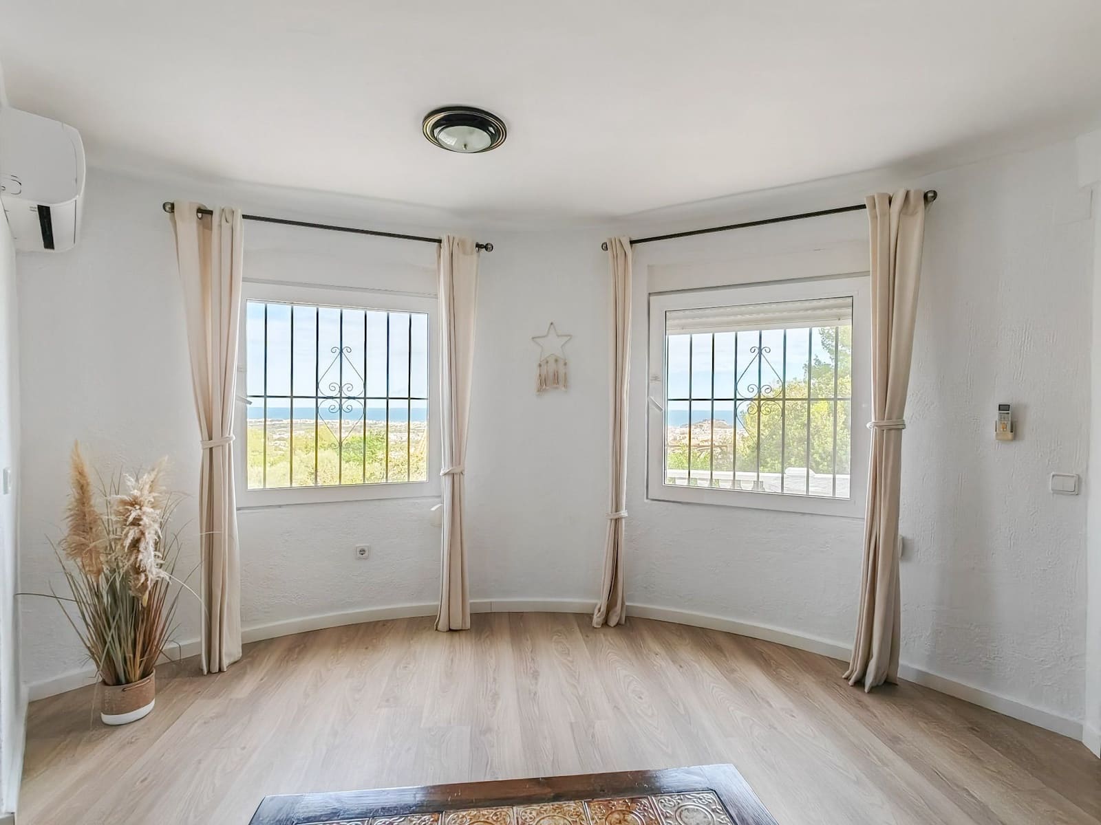 4 sypialnia Willa na sprzedaż w Denia z basenem garażem - 580 000 € (Ref: 9489919)