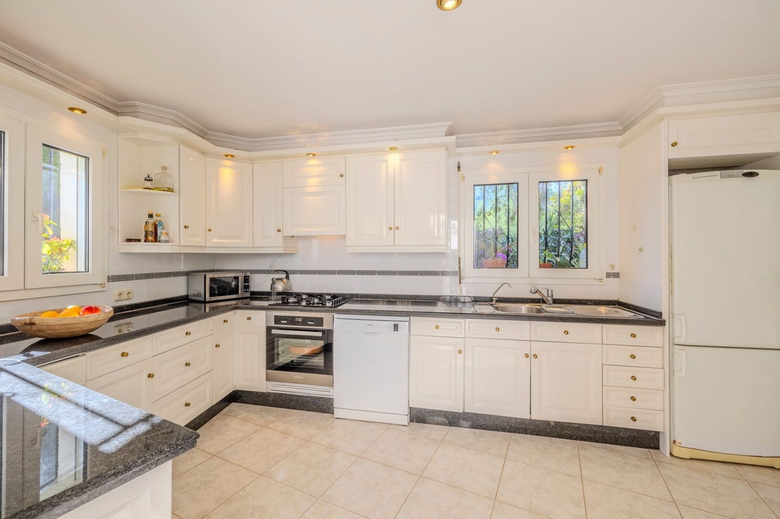 4 sovrum Villa till salu i Denia med pool garage - 950 000 € (Ref: 9489922)