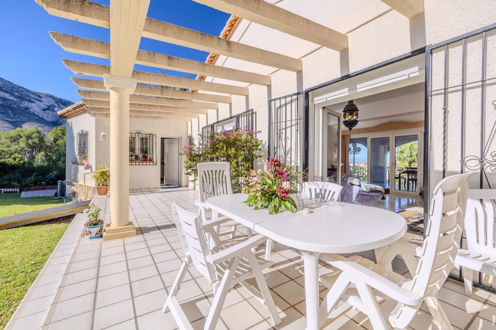 4 sovrum Villa till salu i Denia med pool garage - 950 000 € (Ref: 9489922)