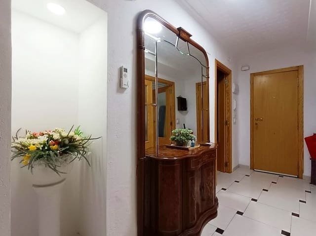 3 soveværelse Lejlighed til salg i Centro Urbano, Dénia - € 186.000 (Ref: 9489927)