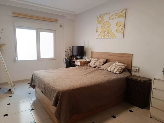 3 soveværelse Lejlighed til salg i Centro Urbano, Dénia - € 186.000 (Ref: 9489927)