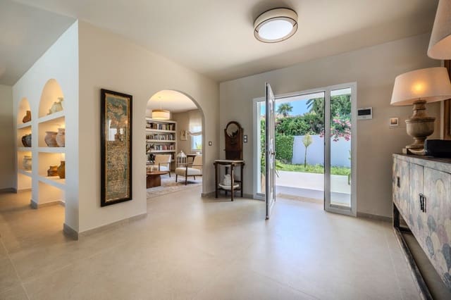 4 makuuhuone Huvila myytävänä paikassa El Montgó, Dénia mukana uima-altaan 
autotalli - 1 290 000 € (Ref: 9585385)