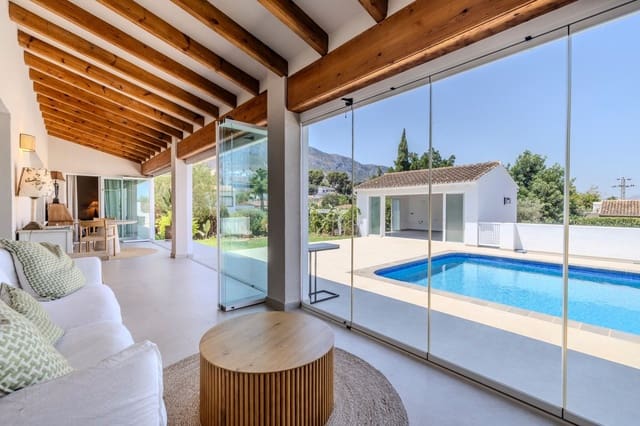 4 makuuhuone Huvila myytävänä paikassa El Montgó, Dénia mukana uima-altaan 
autotalli - 1 290 000 € (Ref: 9585385)