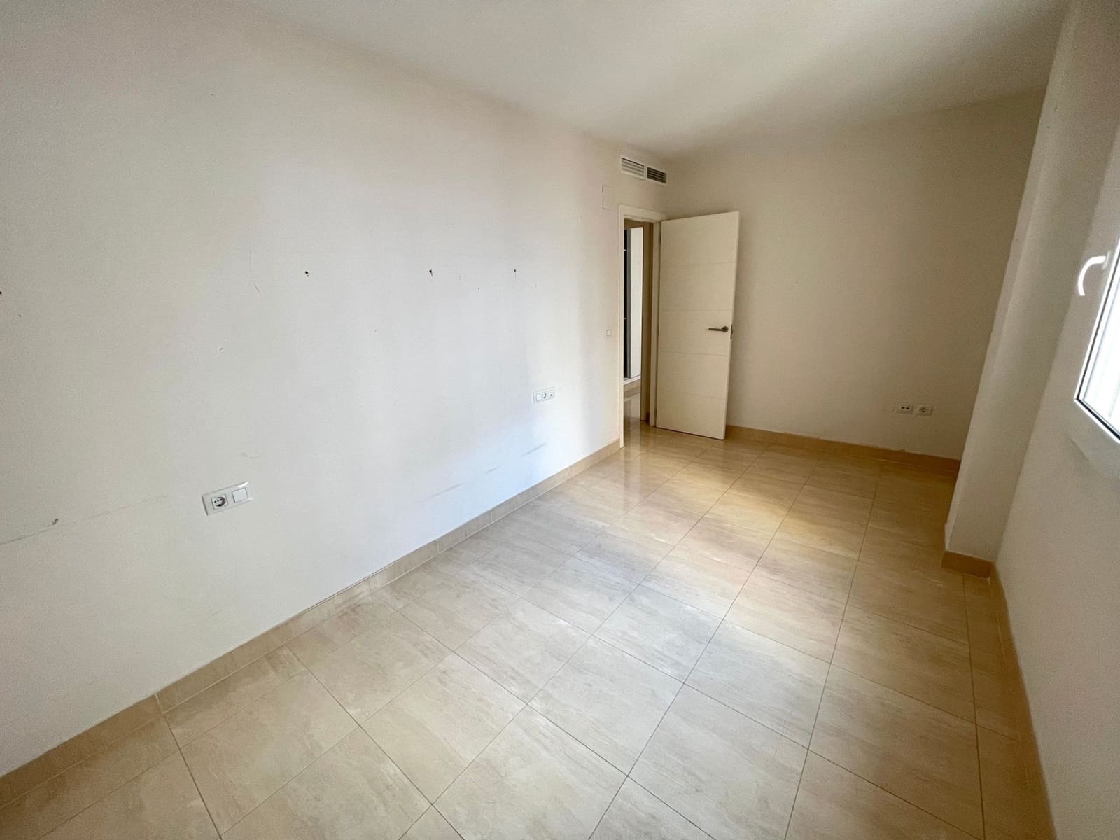 3 makuuhuone Asunto myytävänä paikassa Denia mukana 
autotalli - 280 000 € (Ref: 9585386)