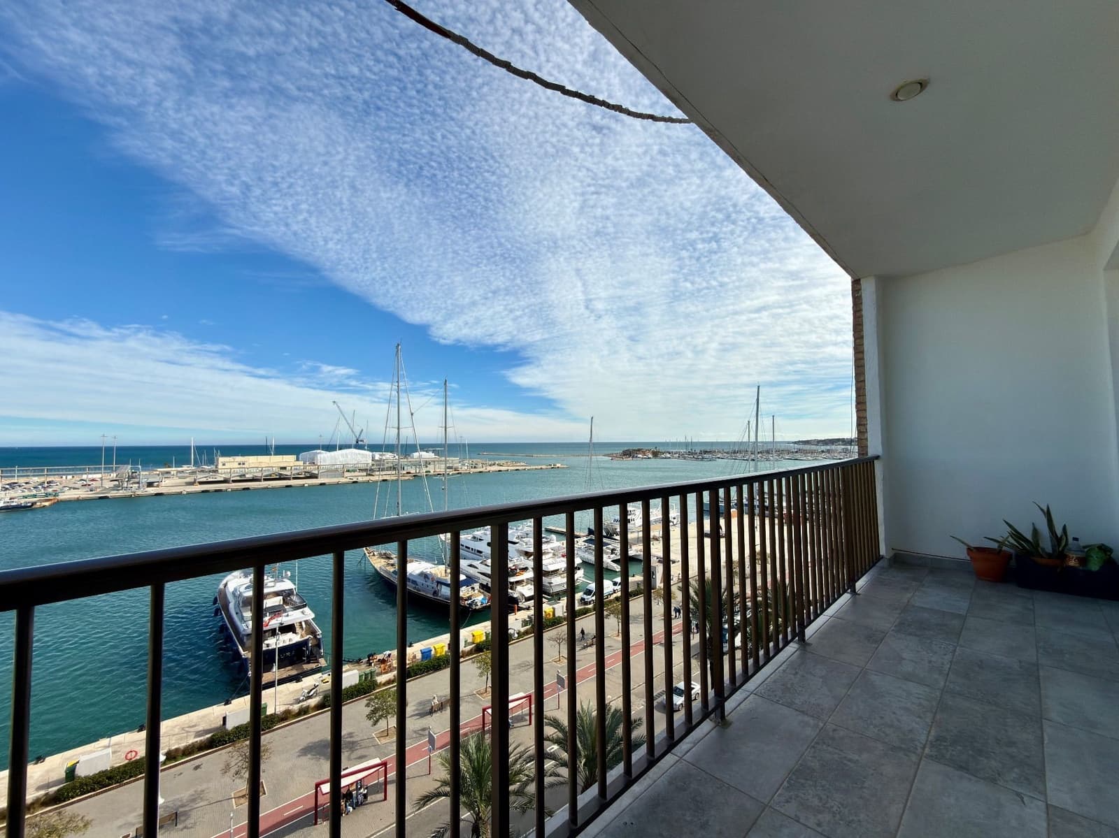 2 slaapkamer Flat te huur in Denia - € 1.300 (Ref: 9585387)