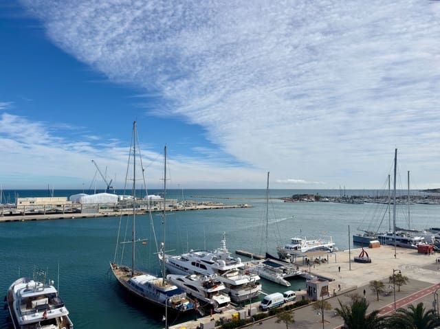 2 slaapkamer Flat te huur in El Puerto, Dénia - € 1.300 (Ref: 9585387)