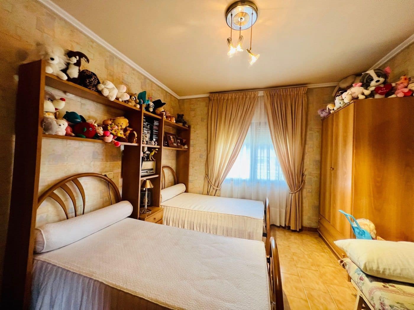 8 makuuhuone Huvila myytävänä paikassa Pedreguer mukana uima-altaan 
autotalli - 584 000 € (Ref: 9651228)