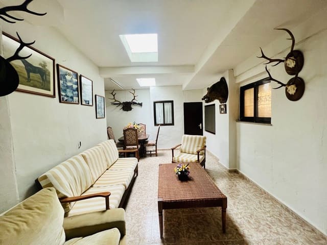 8 makuuhuone Huvila myytävänä paikassa Pedreguer mukana uima-altaan 
autotalli - 584 000 € (Ref: 9651228)