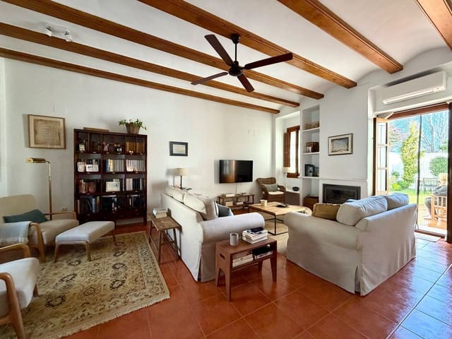 4 makuuhuone Omakotitalo myytävänä paikassa La Xara, Dénia mukana 
autotalli - 525 000 € (Ref: 9690020)